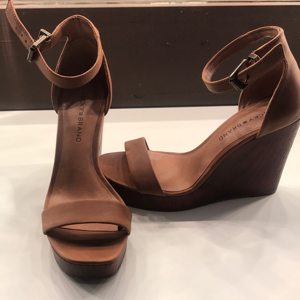 Lucky brand brown wood wedges